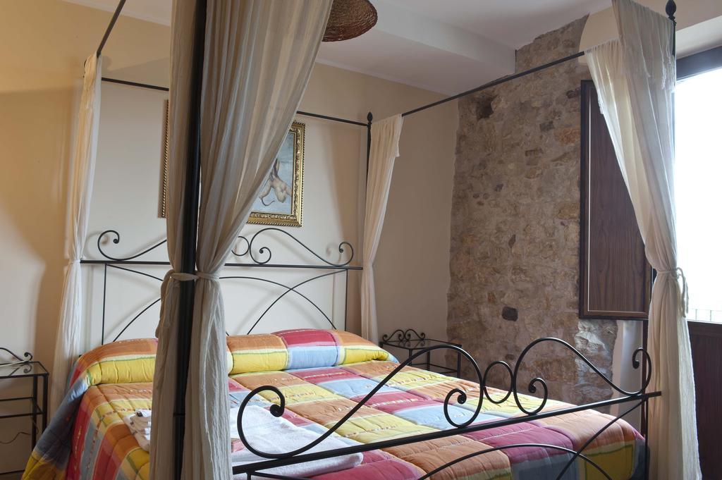 Casa Vacanze "Pietra Viva" Castelnuovo Parano Стая снимка