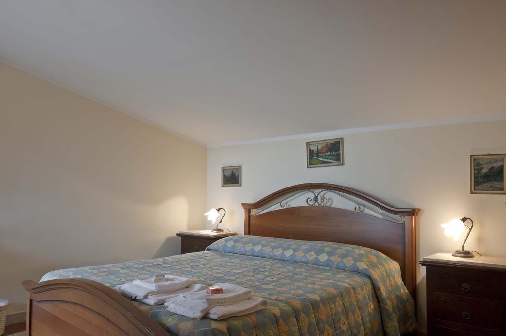 Casa Vacanze "Pietra Viva" Castelnuovo Parano Стая снимка