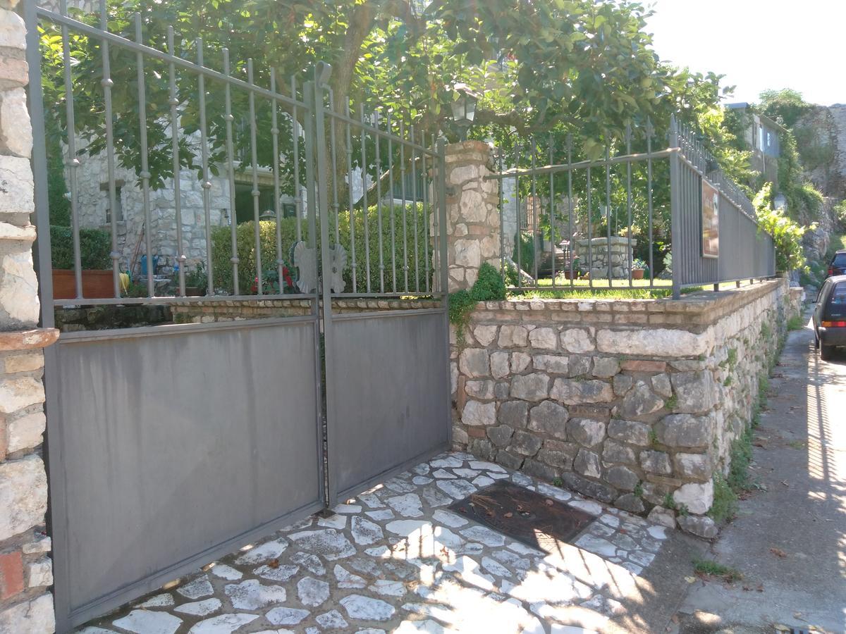Casa Vacanze "Pietra Viva" Castelnuovo Parano Екстериор снимка